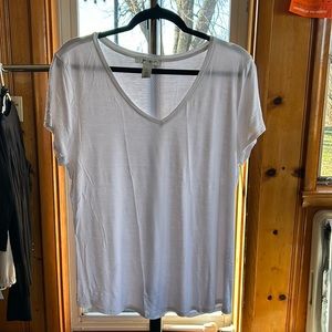 4/$16 Like New White House Black Market TShirt L